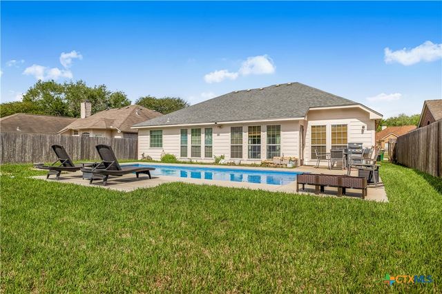 330 Macon Creek, Victoria, TX 77901