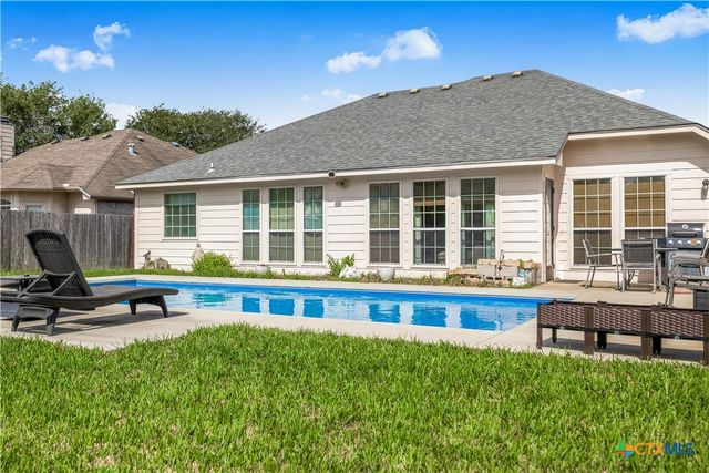 330 Macon Creek, Victoria, TX 77901