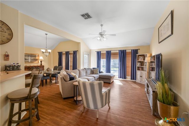 330 Macon Creek, Victoria, TX 77901