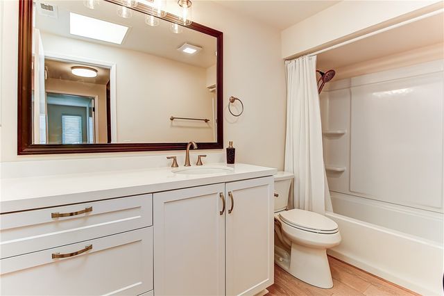 732 Via Zapata, Riverside, CA 92507