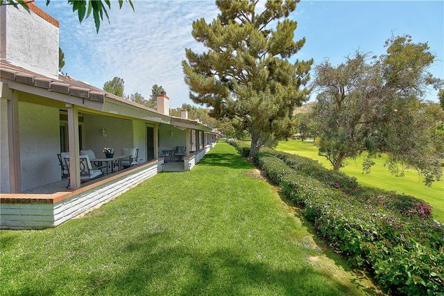 732 Via Zapata, Riverside, CA 92507