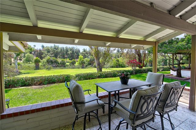 732 Via Zapata, Riverside, CA 92507