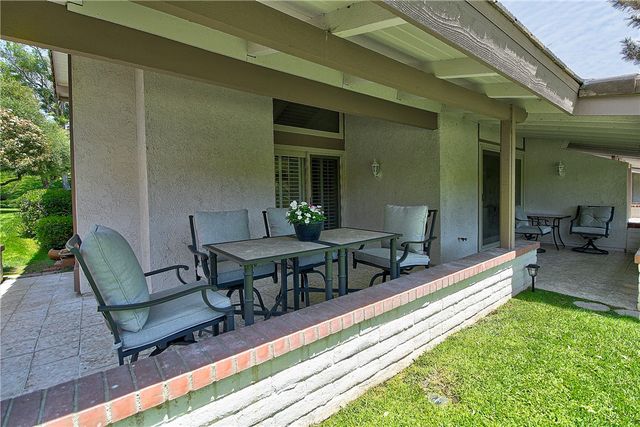 732 Via Zapata, Riverside, CA 92507