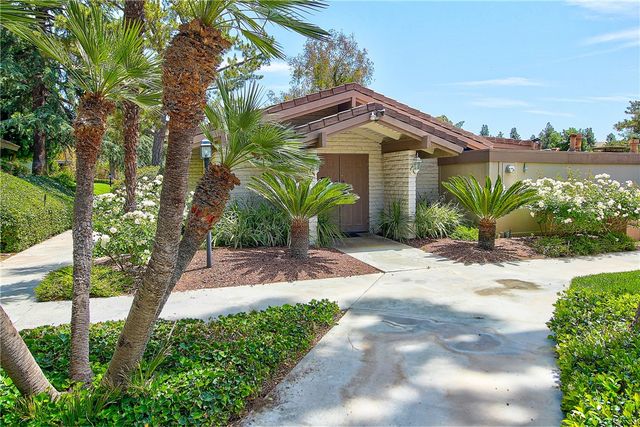 732 Via Zapata, Riverside, CA 92507