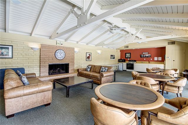 732 Via Zapata, Riverside, CA 92507