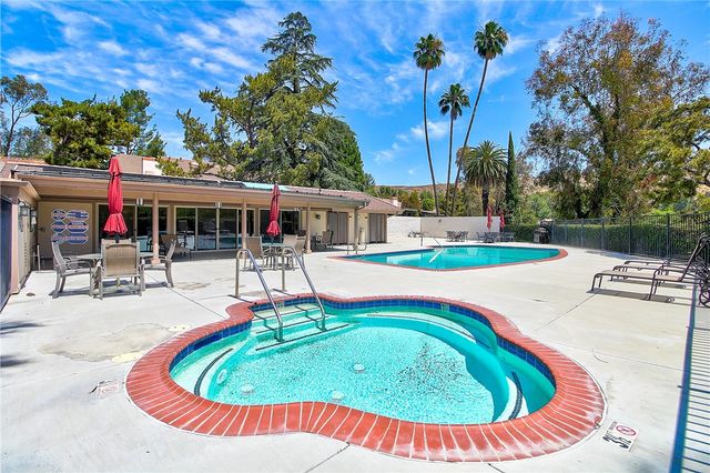 732 Via Zapata, Riverside, CA 92507