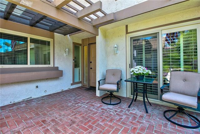 732 Via Zapata, Riverside, CA 92507