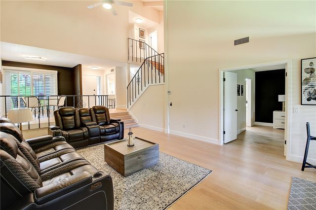 732 Via Zapata, Riverside, CA 92507