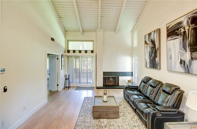 732 Via Zapata, Riverside, CA 92507