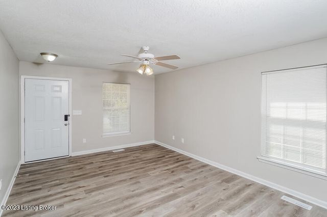 4021 Pacelli Pl, Louisville, KY 40245