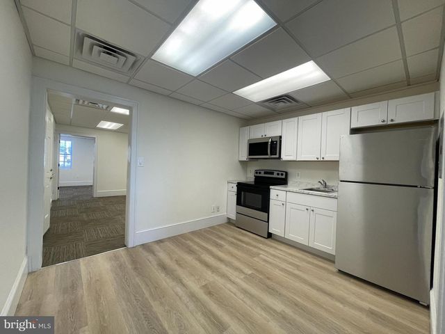 200 HIGH ST W, Glassboro, NJ 08028