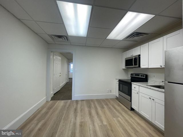 200 HIGH ST W, Glassboro, NJ 08028