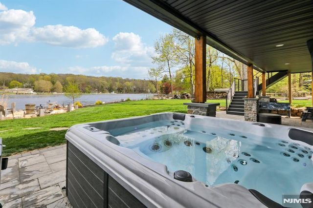 259 Cupsaw Drive, Ringwood, NJ 07456