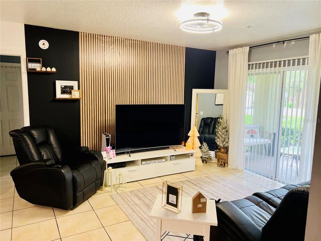 737 CREST PINES DRIVE 612, Orlando, FL 32828