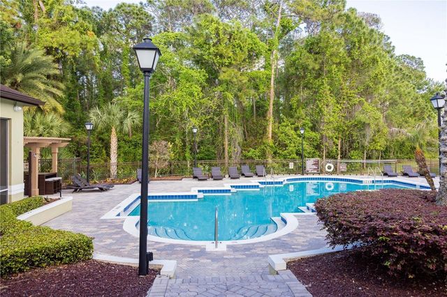 737 CREST PINES DRIVE 612, Orlando, FL 32828