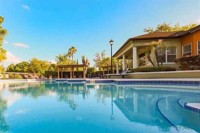 737 CREST PINES DRIVE 612, Orlando, FL 32828