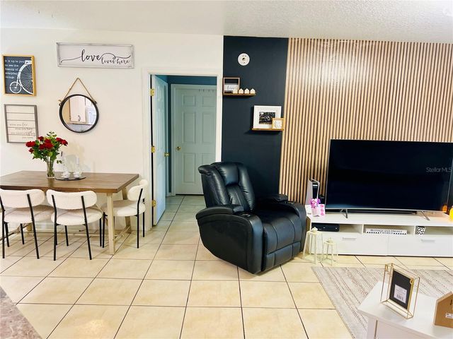 737 CREST PINES DRIVE 612, Orlando, FL 32828