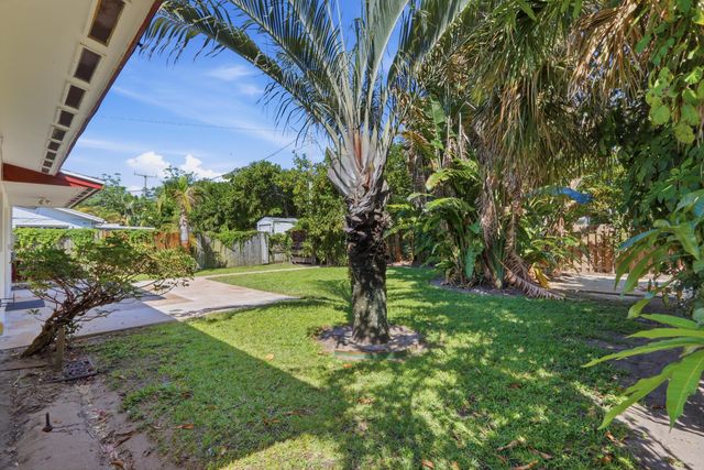 365 Garden Boulevard, Palm Beach Gardens, FL 33410