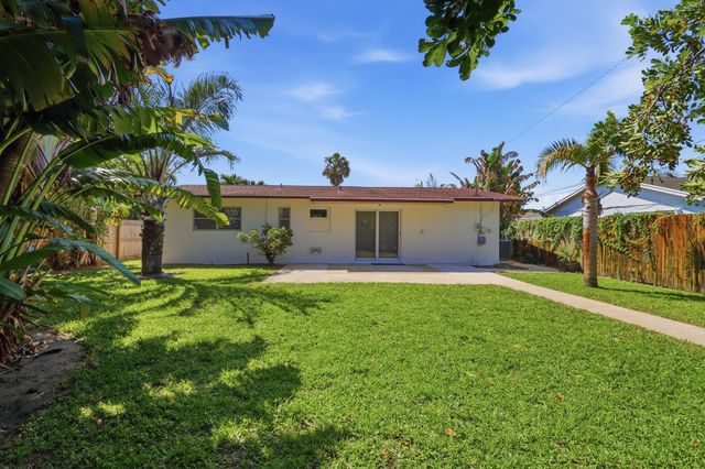 365 Garden Boulevard, Palm Beach Gardens, FL 33410