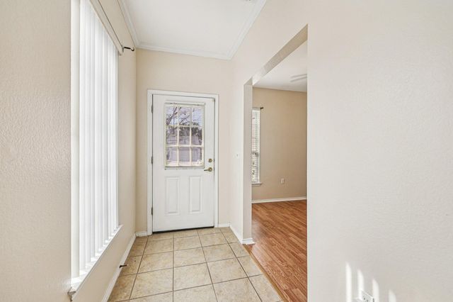 323 Crockett LOOP, Georgetown, TX 78633