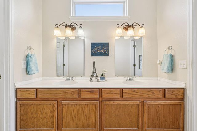 323 Crockett LOOP, Georgetown, TX 78633