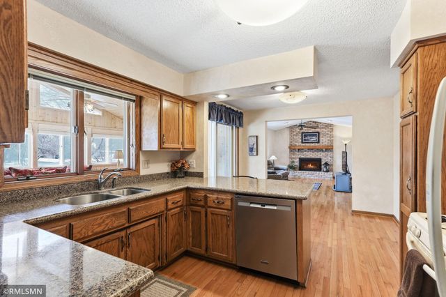 4865 Cottonwood Lane N, Plymouth, MN 55442