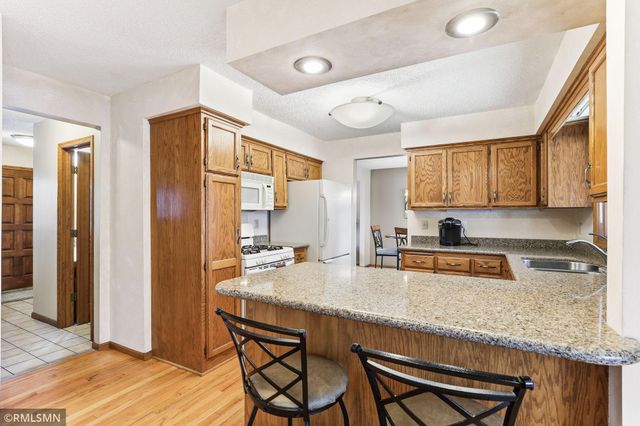 4865 Cottonwood Lane N, Plymouth, MN 55442