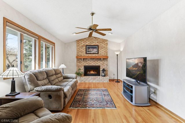 4865 Cottonwood Lane N, Plymouth, MN 55442