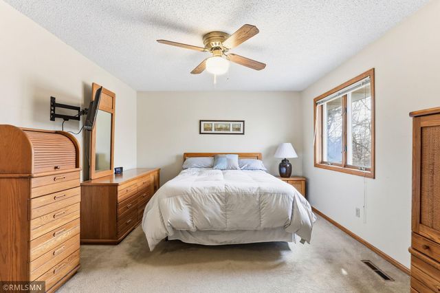 4865 Cottonwood Lane N, Plymouth, MN 55442