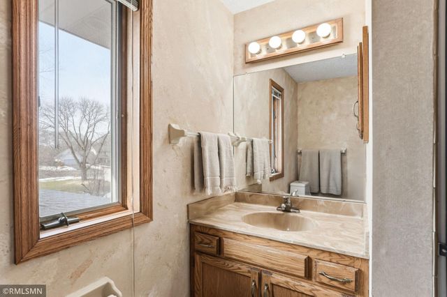 4865 Cottonwood Lane N, Plymouth, MN 55442