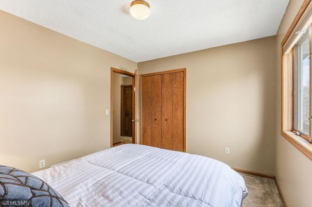 4865 Cottonwood Lane N, Plymouth, MN 55442