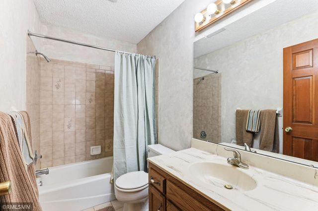 4865 Cottonwood Lane N, Plymouth, MN 55442