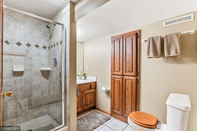 4865 Cottonwood Lane N, Plymouth, MN 55442