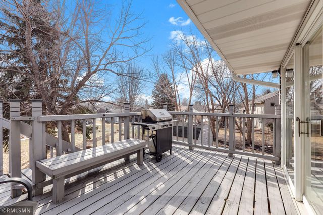 4865 Cottonwood Lane N, Plymouth, MN 55442