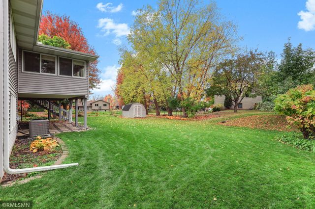 4865 Cottonwood Lane N, Plymouth, MN 55442