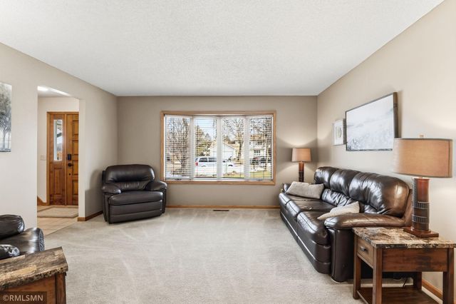 4865 Cottonwood Lane N, Plymouth, MN 55442