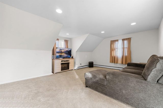 733 14th Street, West Babylon, NY 11704