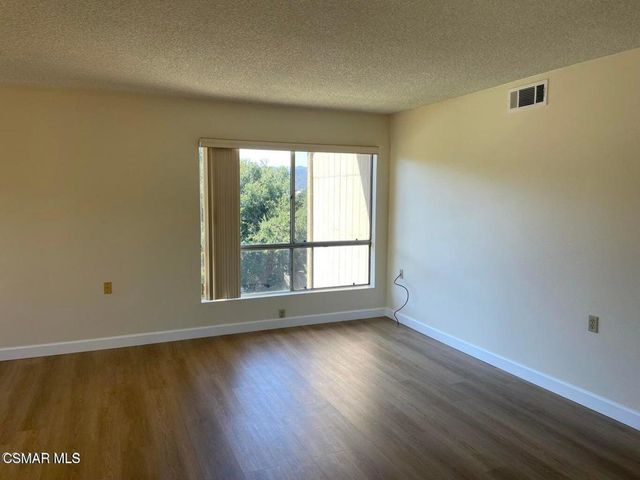 286 Oakleaf Drive 35, Thousand Oaks, CA 91360