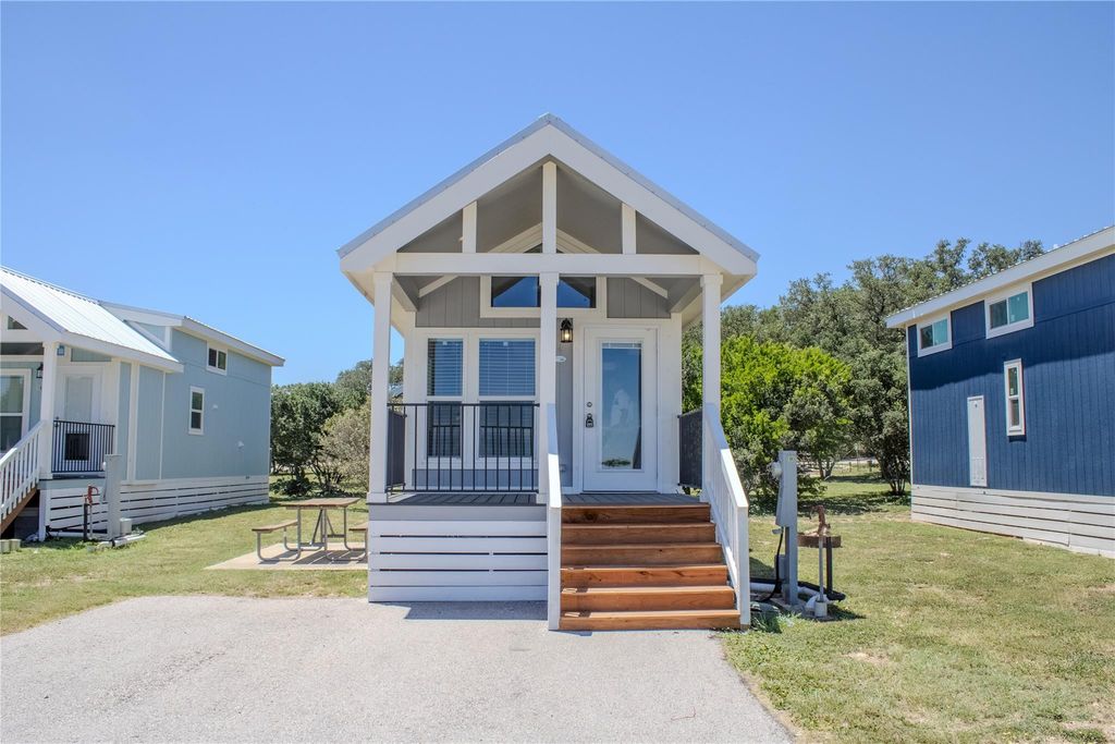25928 Haynie Flat RD 96, Spicewood, TX 78669