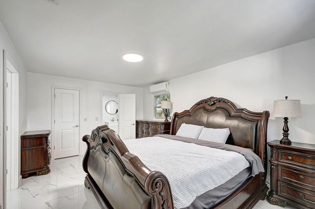 5425 Stratford Road, Haverhill, FL 33415