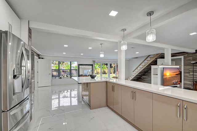 5425 Stratford Road, Haverhill, FL 33415