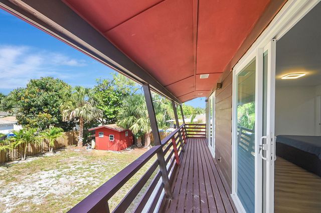5425 Stratford Road, Haverhill, FL 33415