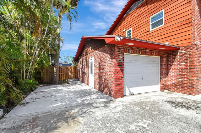 5425 Stratford Road, Haverhill, FL 33415