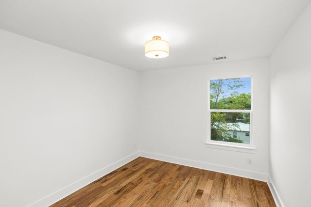 656 Chambers St Unit 110, Gallatin, TN 37066