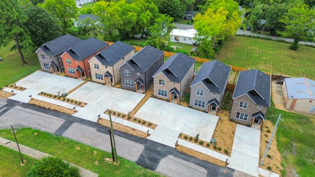 656 Chambers St Unit 110, Gallatin, TN 37066