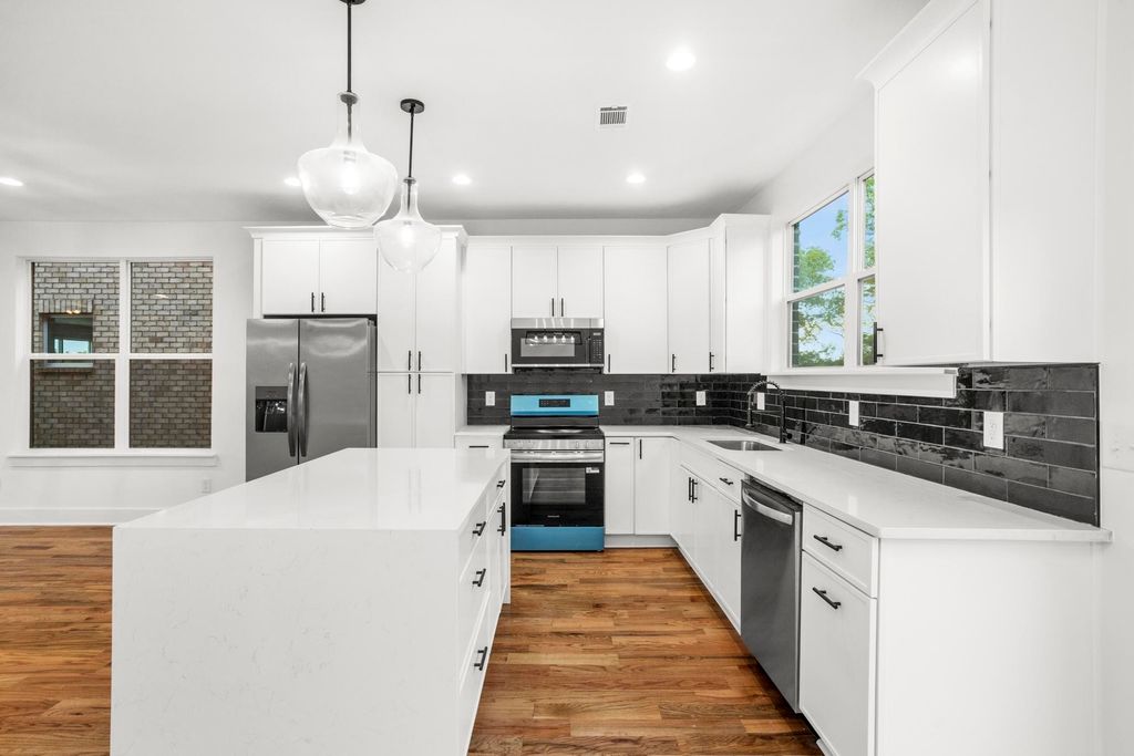 656 Chambers St Unit 110, Gallatin, TN 37066