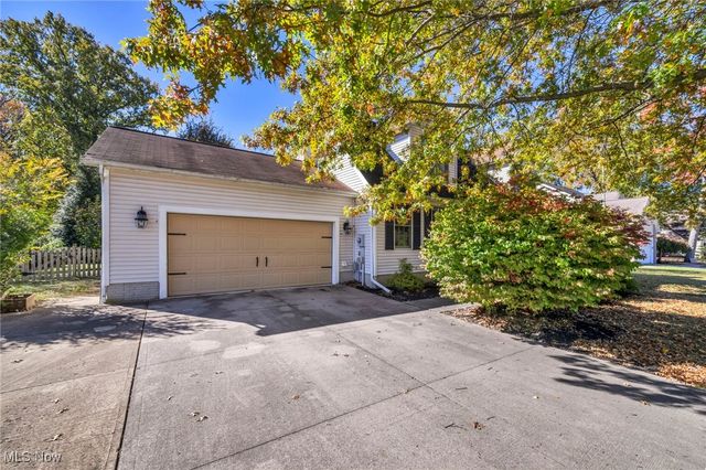 7292 Kenssington Drive, North Ridgeville, OH 44039