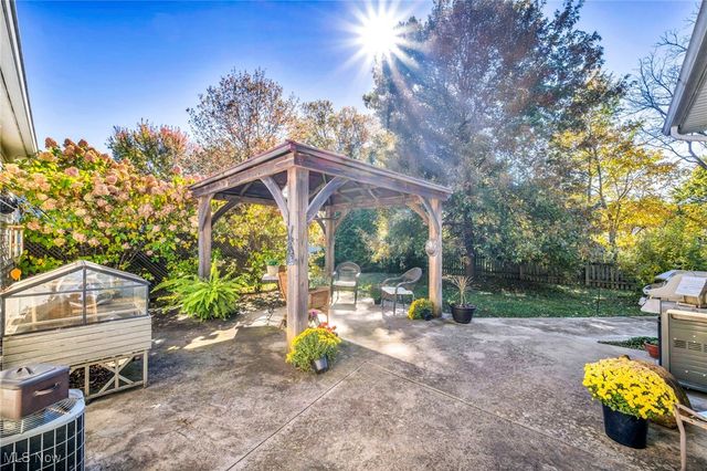 7292 Kenssington Drive, North Ridgeville, OH 44039