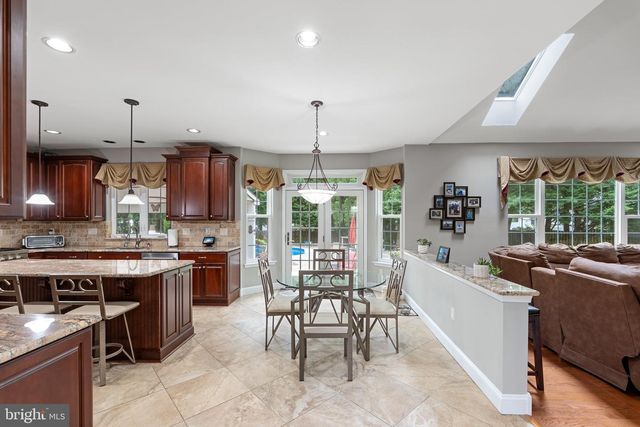 1295 INDIAN HILL RD, Toms River, NJ 08753