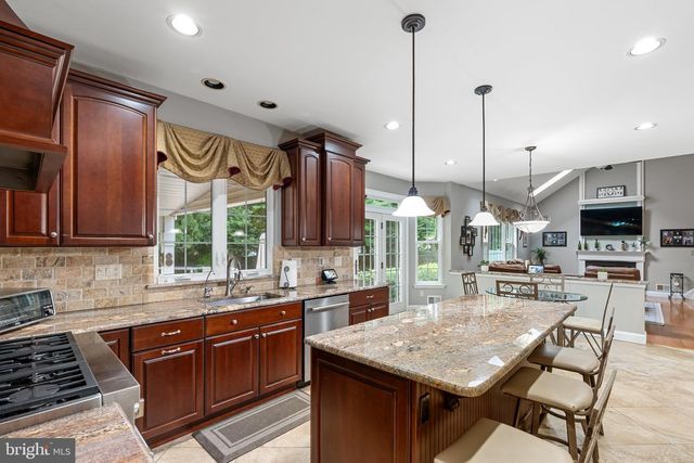 1295 INDIAN HILL RD, Toms River, NJ 08753